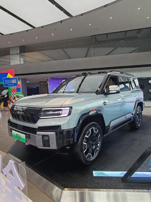 惠州209比亚迪方程豹硬派越野的爆款，英菲尼迪35周年与你共成长